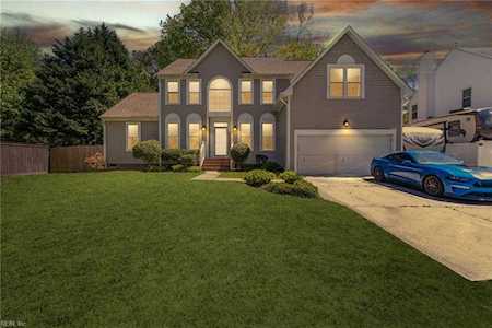 203 Robinhood Rd Chesapeake, VA 23322