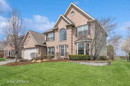 601 Tanager Ln West Chicago, IL 60185