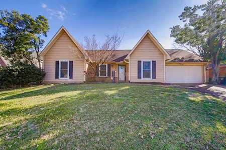 8285 Crimson Creek Dr Memphis, TN 38016