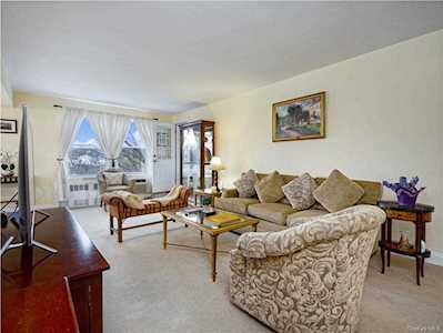 177 E Hartsdale Avenue #4T Hartsdale, NY 10530