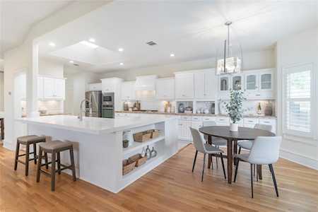 1228 Challenger Lakeway, TX 78734