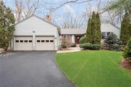 335 Albion Rd Lincoln, RI 02865