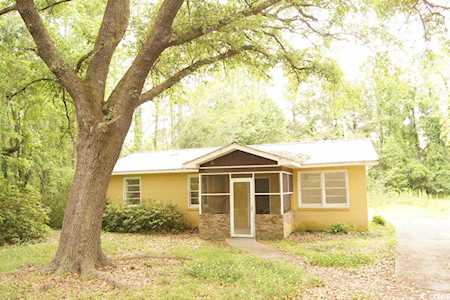 81 Mahogany Ave. Andrews, SC 29510