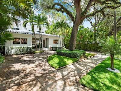 2315 Tequesta Ln Miami, FL 33133