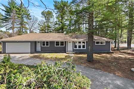 7 Circle Dr Coventry, RI 02816