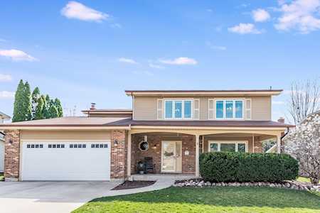2733 Longview Dr Lisle, IL 60532