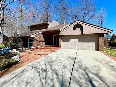 30420 Hanley Ct Farmington Hills, MI 48331