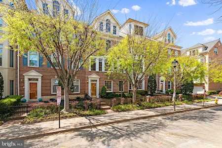 1036 Stafford St Arlington, VA 22201