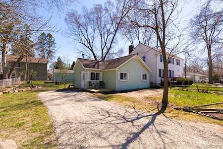 9084 Garfield Dr Northfield Twp, MI 48189
