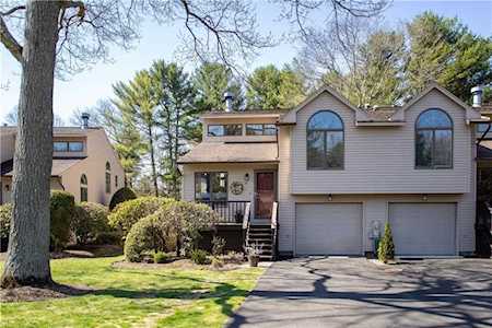 84 Cardinal Dr #84 North Kingstown, RI 02852