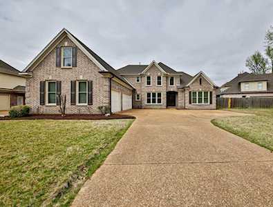 9784 Woodland Edge Ln Cordova, TN 38018