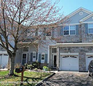 54 Rozalyn Ln South Amboy, NJ 08879