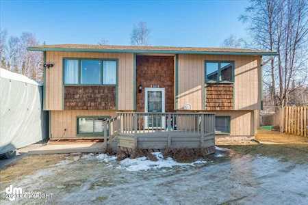 8331 Henry Circle Anchorage, AK 99507