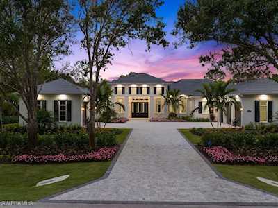 475 Carica Rd Naples, FL 34108