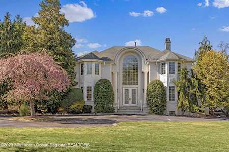 6 Canby Dr Colts Neck, NJ 07722