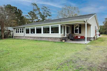 678 Lakeside Dr Moncks Corner, SC 29461