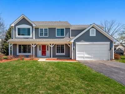 3104 Harvest Ct Island Lake, IL 60042
