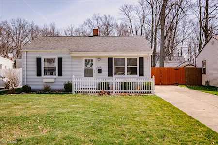 369 Dellwood Rd Avon Lake, OH 44012
