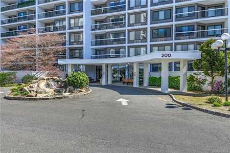 200 High Point Drive #PH13 Hartsdale, NY 10530