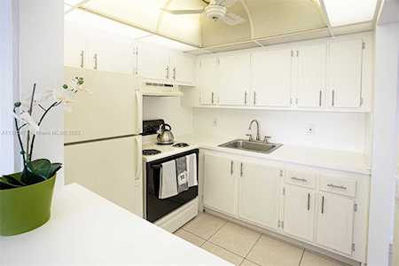 381 TILFORD R #381 Deerfield Beach, FL 33442
