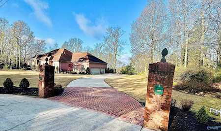 4869 SE Willow Bend Road Decatur, AL 35603