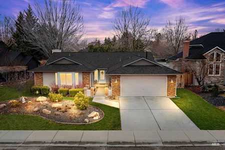 4904 N Fieldcrest Place Boise, ID 83704-1976