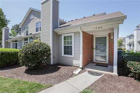 1504 Orchard Grove Dr Chesapeake, VA 23320