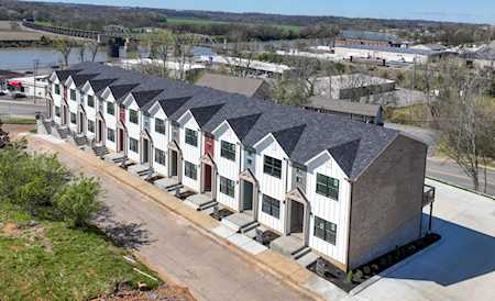 41 W High Street #D6 Clarksville, TN 37040