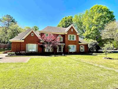 7429 Pyron Oaks Cv Germantown, TN 38138
