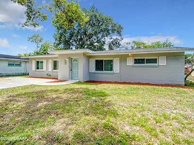 1132 Lakewood Park Drive Daytona Beach, FL 32117