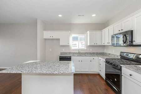 7726 NW 123rd Ct Kansas City, MO 64163
