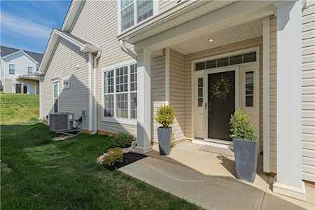 4087 Daubert Dr Allentown, PA 18104