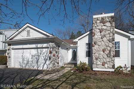 2111 E Butler Circle Westland, MI 48186