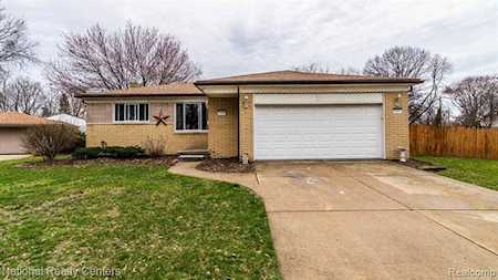 38667 Mason St Livonia, MI 48154