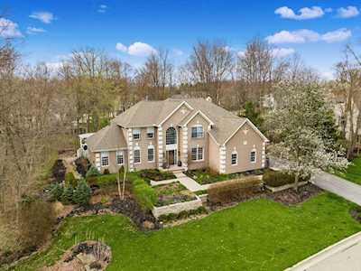 706 Whispering Woods Powell, OH 43065