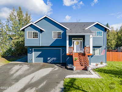 2291 N Manhattan Way Palmer, AK 99645