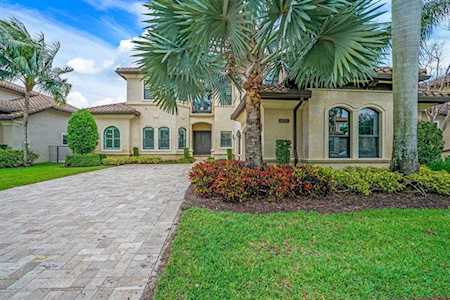 8278 Hawks Gully Avenue Delray Beach, FL 33446