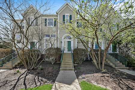 2447 Courtyard Circle #7 Aurora, IL 60506