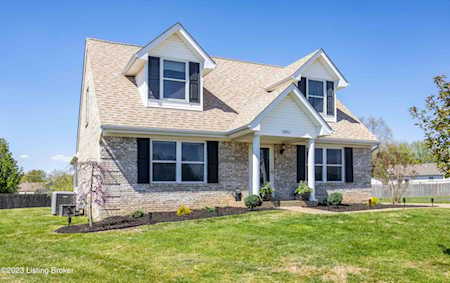 9802 Spring Pointe Ct Louisville, KY 40229