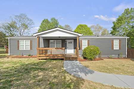 1025 Leo Baker Rd Ashland City, TN 37015