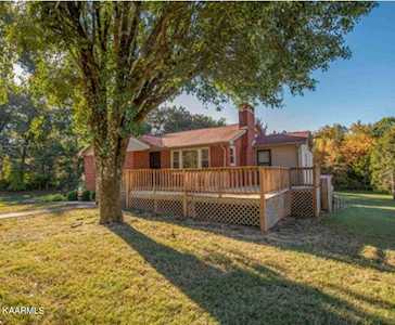 2315& 2223 Cusick Circle Lenoir City, TN 37772