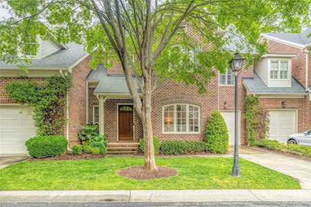 239 Crownsgate Ct Charlotte, NC 28207