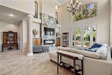 9425 San Laguna Ct #102 Las Vegas, NV 89134