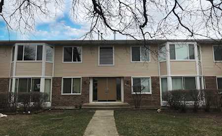 3000 Roberts Dr #8 Woodridge, IL 60517