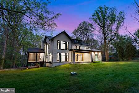 2715 Colt Run Rd Oakton, VA 22124