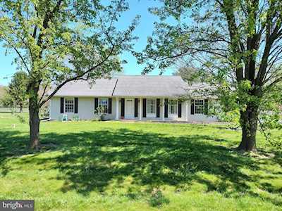 35 E Huntington Circle Dover, DE 19904