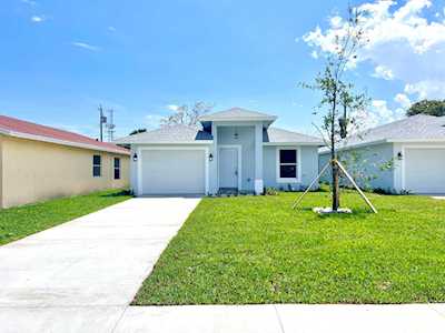 725 Truman Avenue Lake Worth Beach, FL 33460
