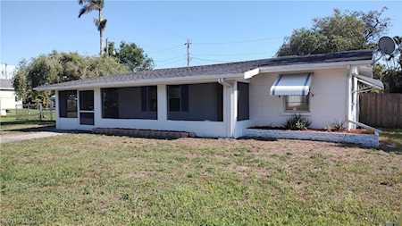 77 W Glenmont Dr North Fort Myers, FL 33917