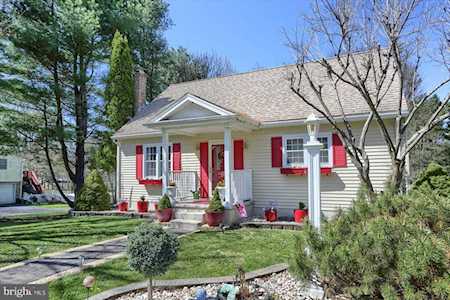 403 Raymon Ave Boiling Springs, PA 17007
