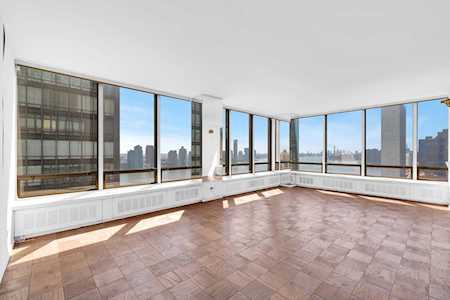 860 United Nations Plaza #26A New York, NY 10017